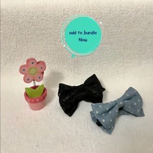 🎀Set of two ponytail clips